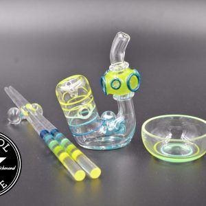 product glass pipe 00122740 lightgreen 03 | Emily Marie Chopsticks